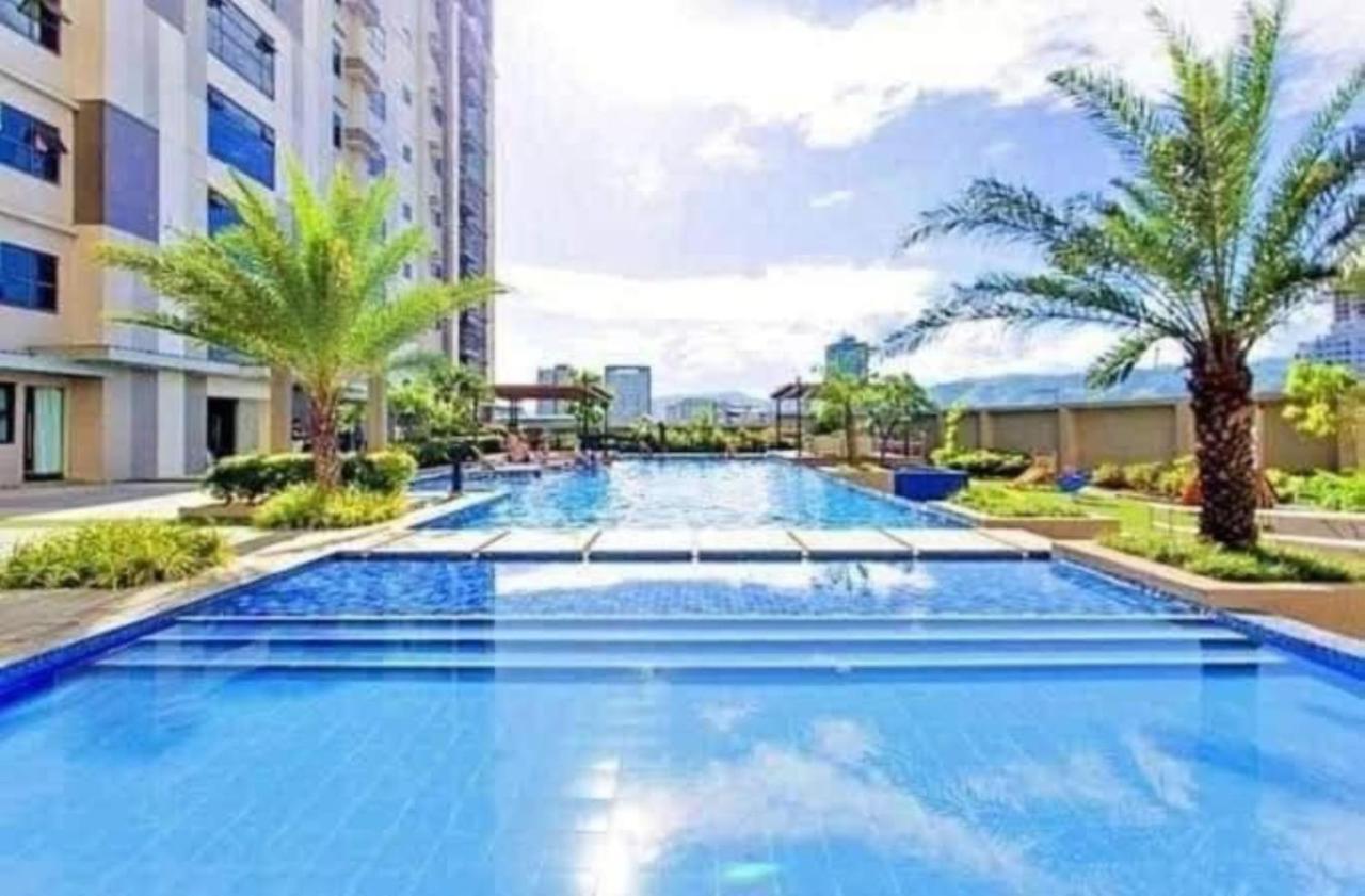 Horizon 101 A2 Shortwalk Robinson Mall Mango Square Bar Apartment Cebu Bagian luar foto