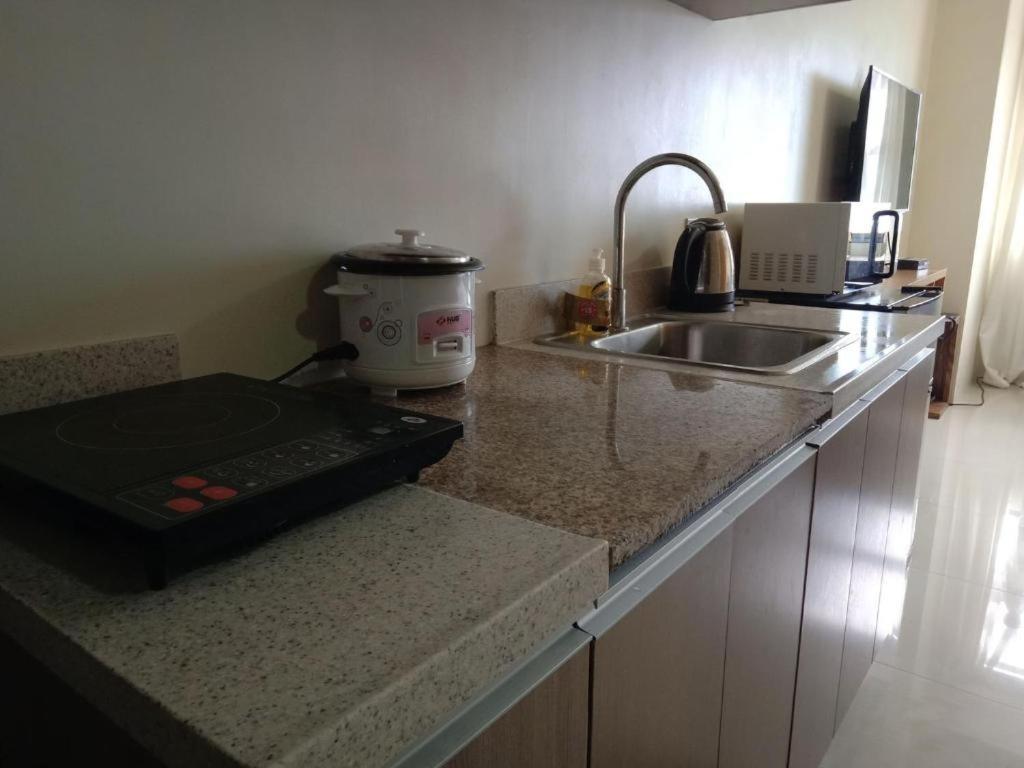 Horizon 101 A2 Shortwalk Robinson Mall Mango Square Bar Apartment Cebu Bagian luar foto